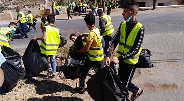 بلدية الطيبة تنفذ حملة بيئية في مناطقها