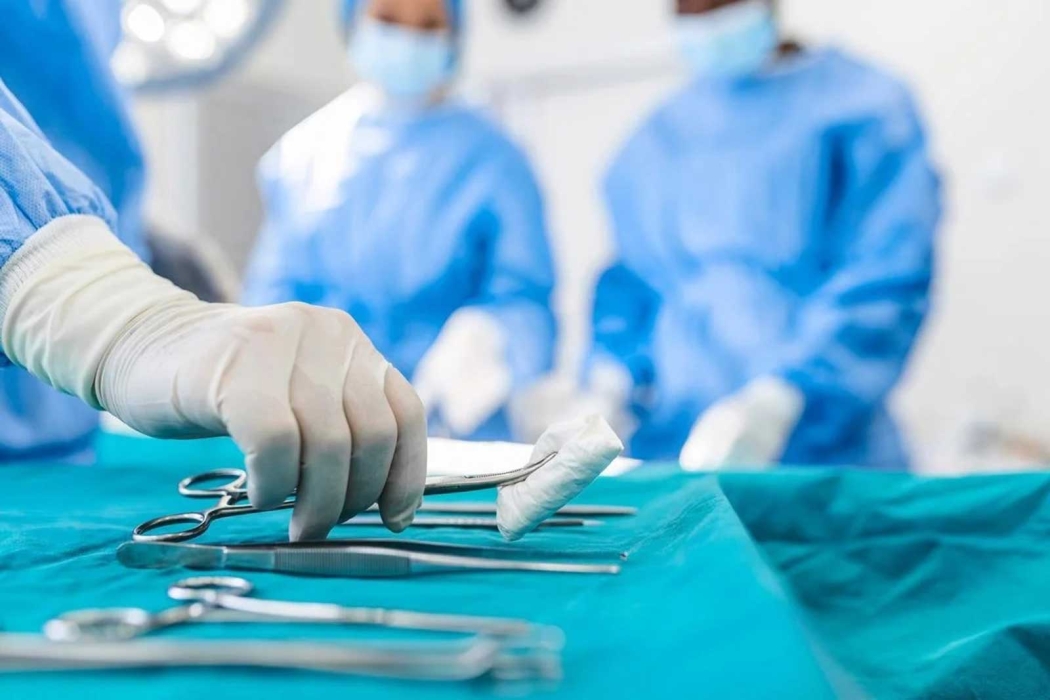 أطباء ينقذون طفلاً ابتلع مصباحاً كهربائياً بالخطأ