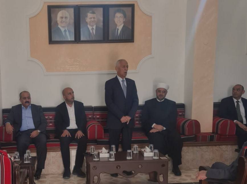 مندوبا عن الملك وولي العهد.. العيسوي يعزي عشيرة الروسان