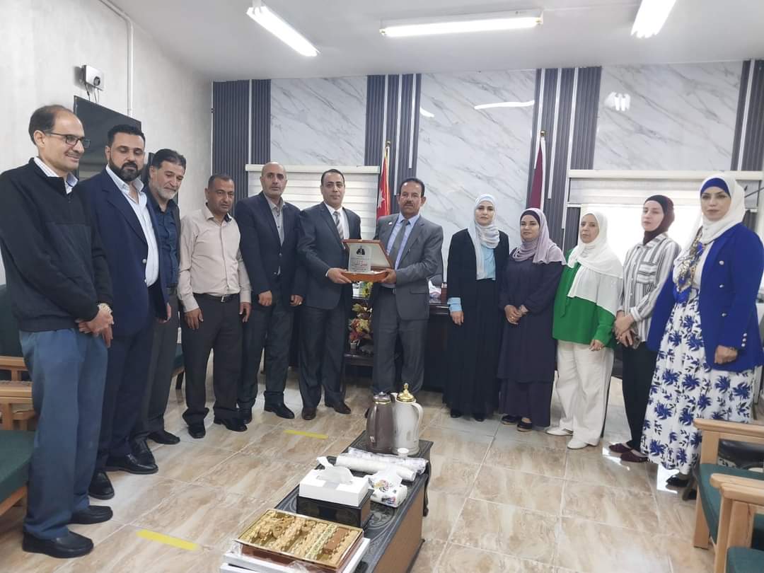 العبيدات يكرم الأستاذ فيصل الثنيان...صور