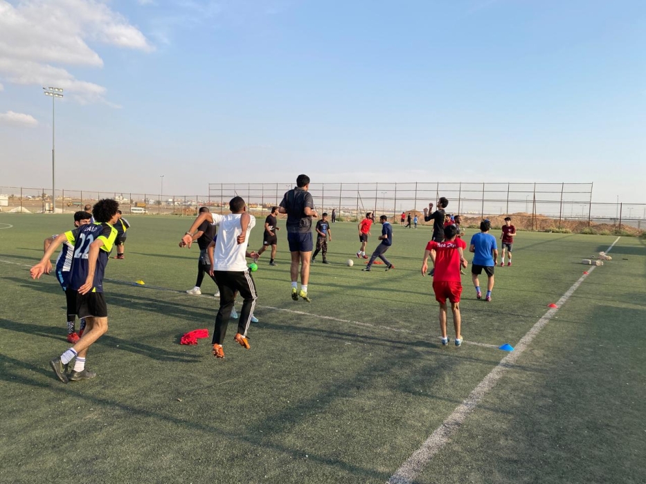 فريق نادي الموقر يباشر أولى تدريباته _ صور