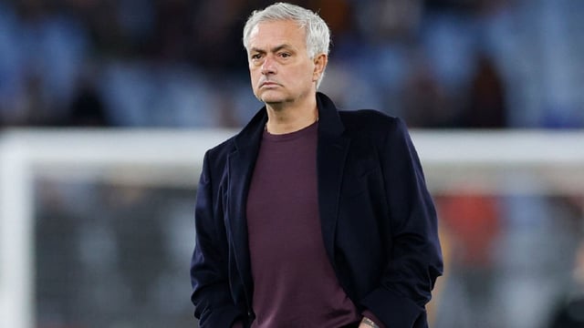 مورينيو يقترب من تدريب ناد سعودي