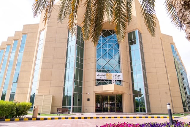 اتصالات للخدمات القابضة من إي آند تطلق الهوية التجارية الجديدة لفندقها الرائد eStay