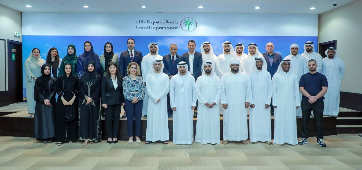 مركز فضّ المنازعات الإيجاريّة في دبي يستقبل وفداً أكاديمياً من الجامعة الأمريكية في الإمارات