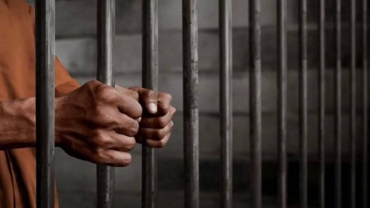 توقيف محضر بجناية الرشو 15 يومًا
