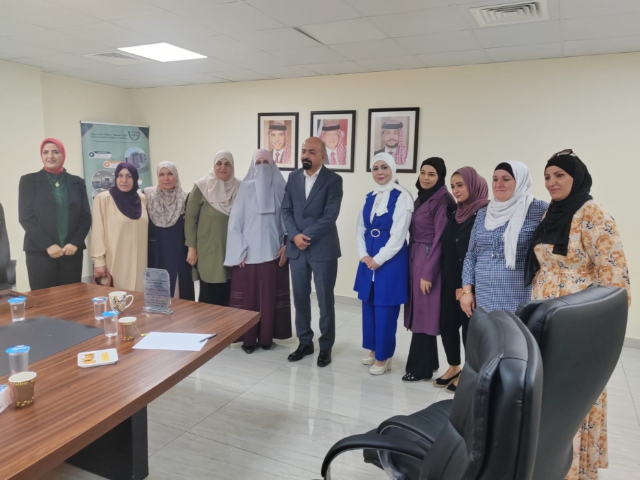 د. مقابلة  عميد الكلية الجامعية الوطنية للتكنولوجيا يستقبل وفد نساء شرق عمان مهنئا...صور
