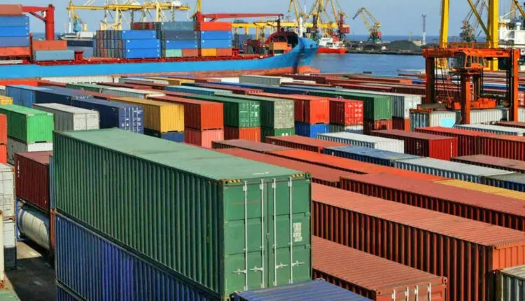 صادرات صناعة عمان تستعيد النمو وترتفع 2 بالثلث الأول من العام الحالي