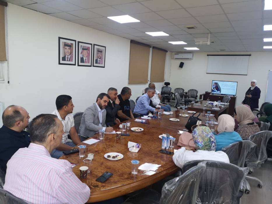 جلسة تعريفية بجائزة الحسين للعمل التطوعي في شباب العاصمة