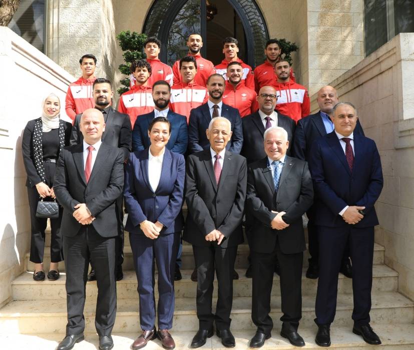 رئيس الديوان الملكي الهاشمي يلتقي وفدا من اتحاد الكاراتيه
