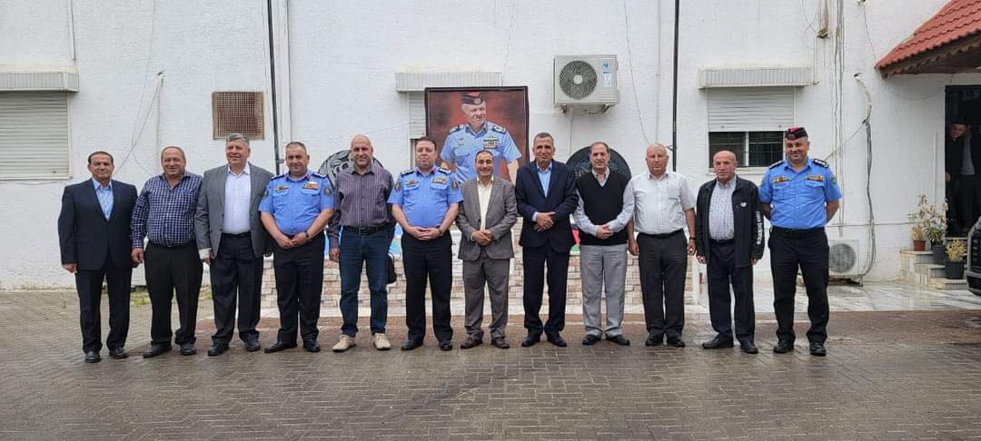 العقيد الجراح يلتقى عددا من المتقاعدين العسكريين