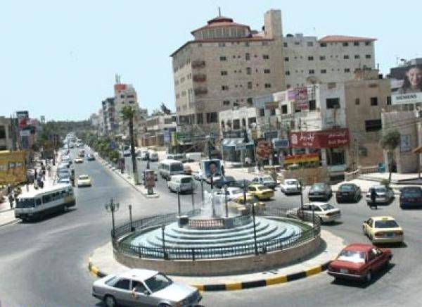 حملة لإزالة الاعتداءات على الطرق والأرصفة بلواء بني عبيد