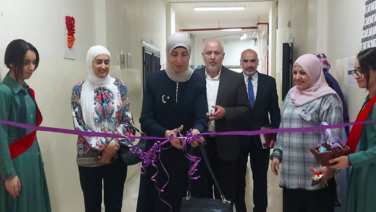 الطهراوي ترعى فعاليات حفل التكريم المقام في مدرسة اليرموك الثانوية