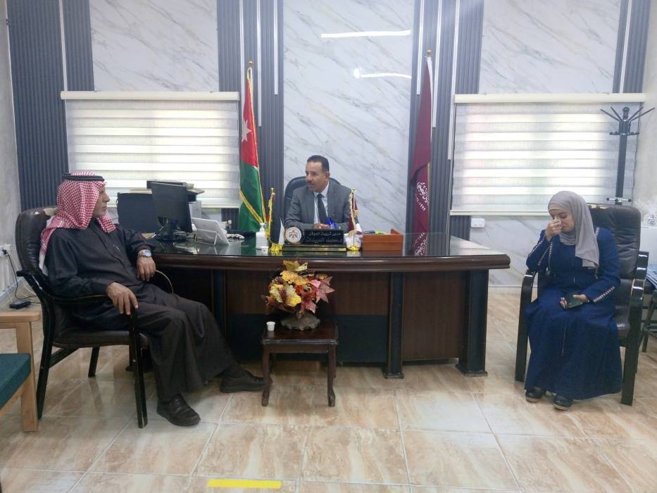 العبيدات يترأس اجتماع لجنتي  التوجيه والتطوير المهني ....#44;صورر