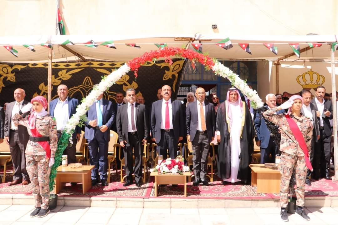الشوبكي يرعى تخريج المشاركات بمشروع التدريب العسكري والتربية الوطنية مدرسة نافع الشرقي الثانوية للبنات لواء القويسمة...صور