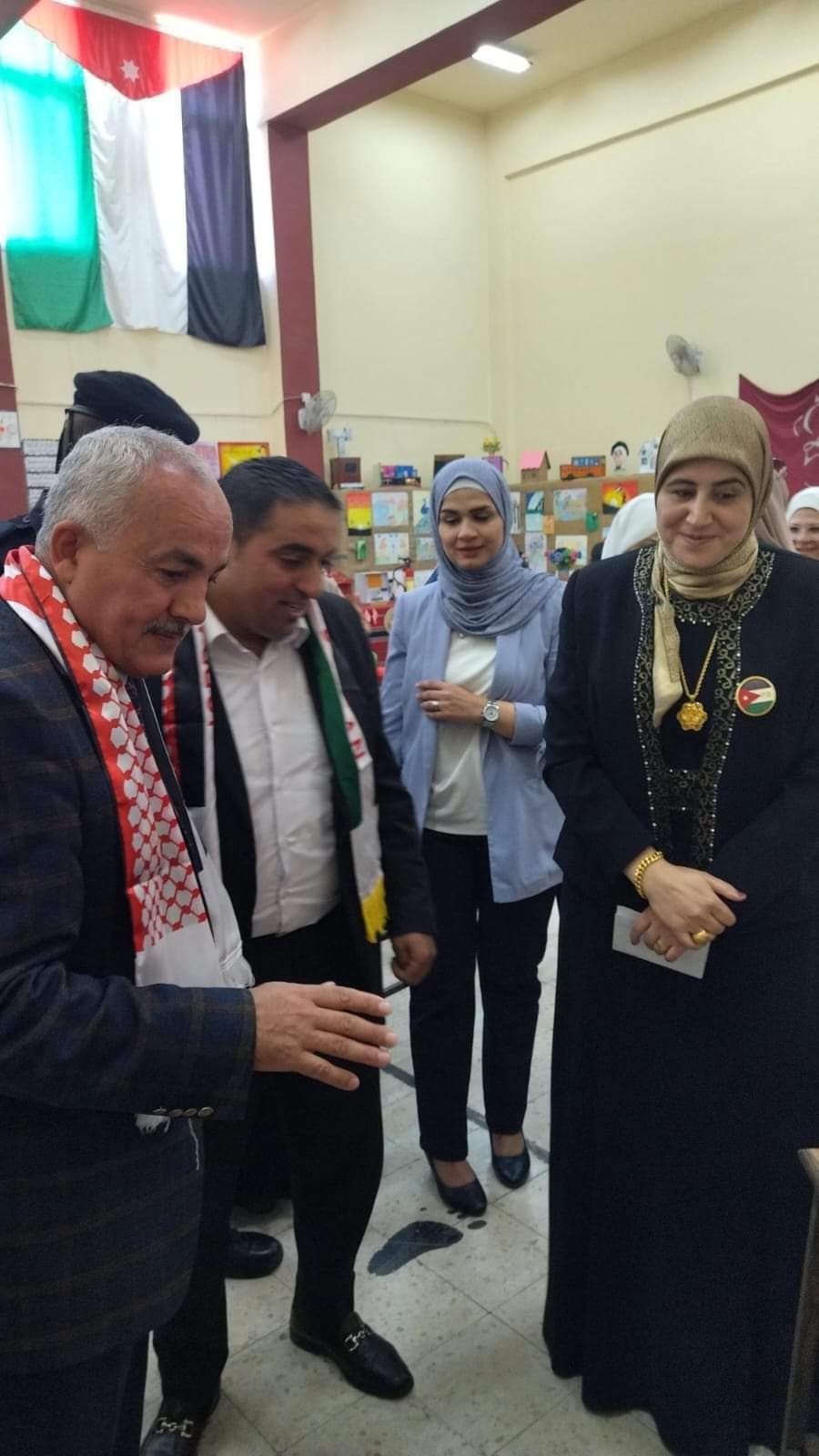 تربية الزرقاء الأولى تواصل أفراحها بالزيارة الملكية للمحافظة، وتحتفل بالأعياد الوطنية...صور