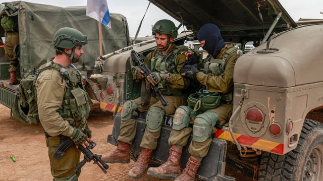 بيتزا وخمور لجنود الجيش الإسرائيلي بنصف مليون شيكل.. فما القصة؟
