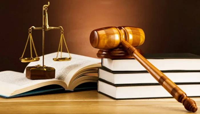 إسناد أربع تهم بحق ثلاثة أشقاء اعتدوا على شاب عشريني بوحشية في عمان