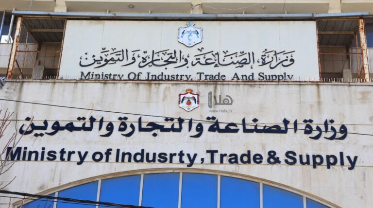 عطاء لشراء 100 أو 120 ألف طن قمح