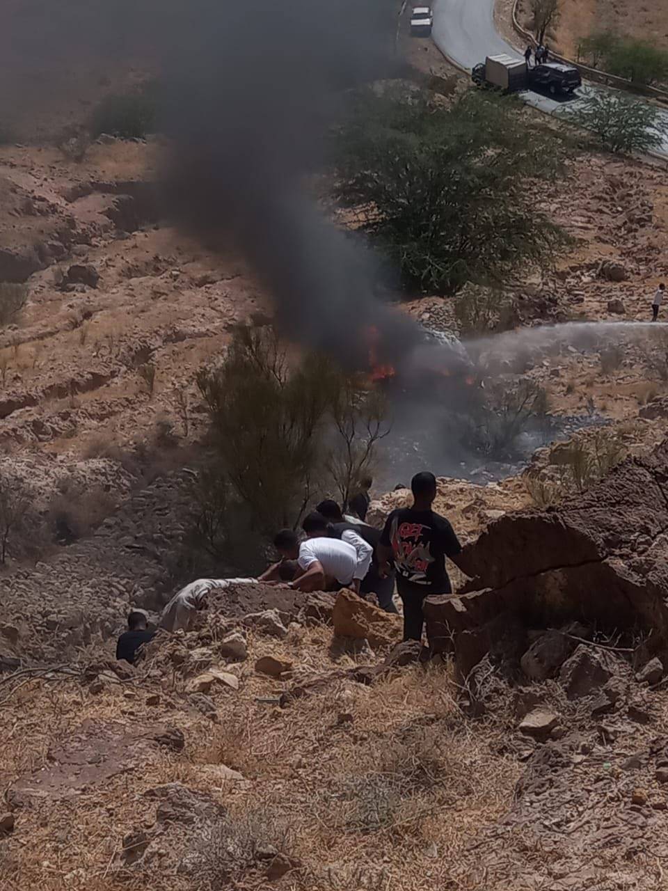 عاجل .. 10 إصابات بحادث انقلاب باص واحتراقه على طريق الماسورة  دير علا