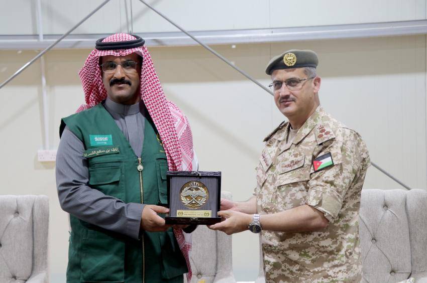 200 مظلة سعودية لدعم الأردن في إنزال المساعدات على غزة_صور