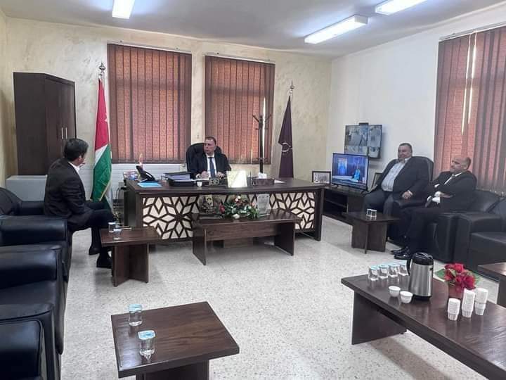 وزير الداخلية يتفقد عددًا من الوحدات الإدارية في الكرك