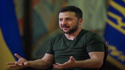 الرئيس الأوكراني يزور إسبانيا الاثنين