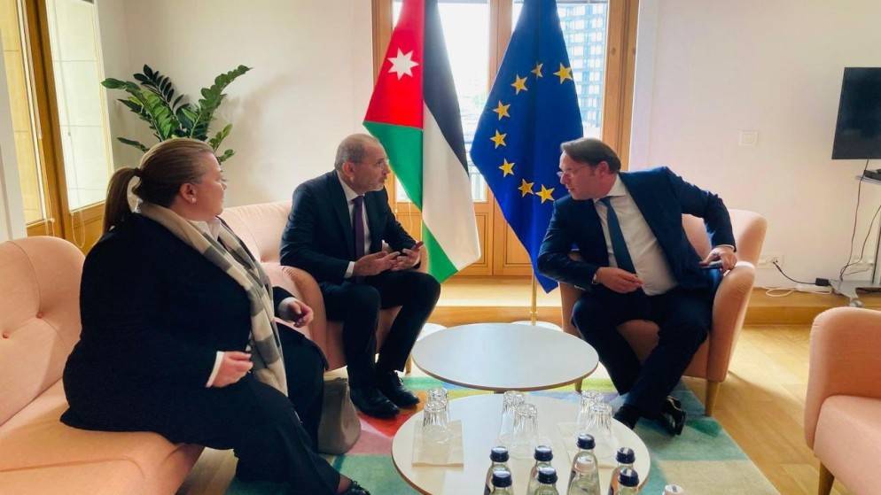 الأردن يؤكد ضرورة مساعدة الدول المستضيفة للاجئين على تحمل تبعات اللجوء
