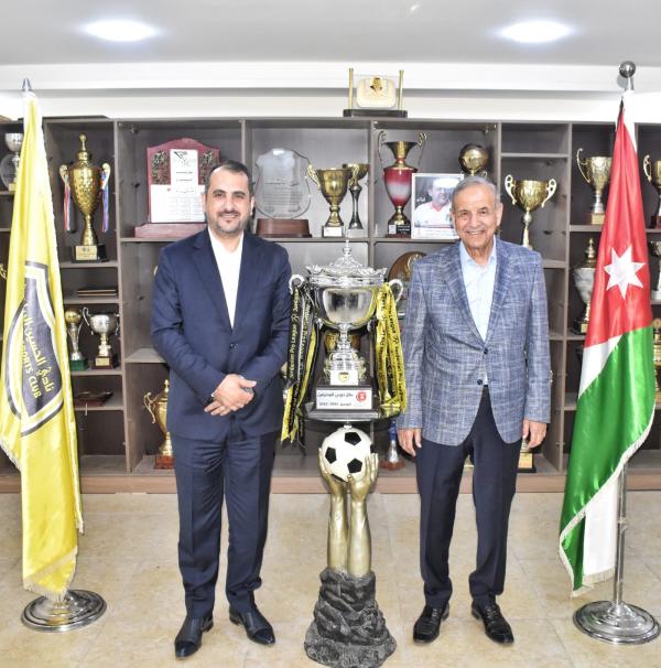 كريشان يهنئ نادي الحسين بفوزه ببطولة دوري المحترفين لكرة القدم