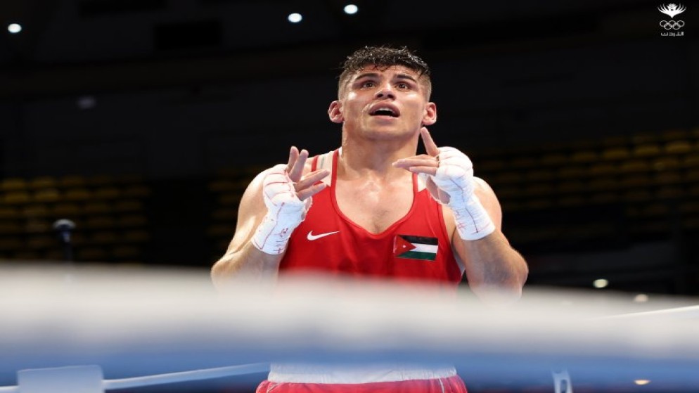 عشيش يتأهل لدور الـ8 بتصفيات أولمبياد باريس 2024 بالملاكمة