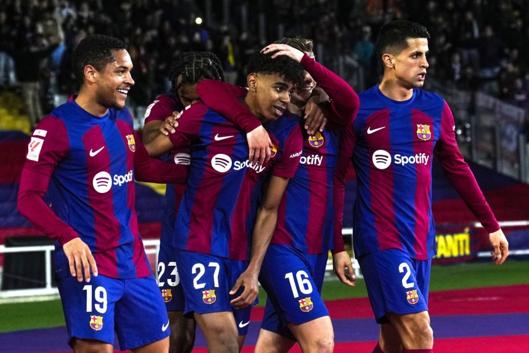 برشلونة يعين هانزي مدرباً جديداً للفريق
