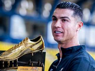 رونالدو يفوز بجائزة الحذاء الذهبي في الدوري السعودي