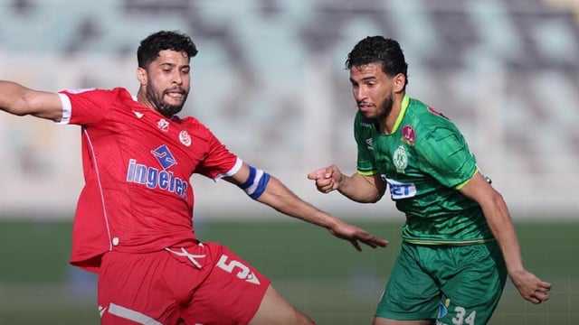 الرجاء يصعق الوداد ويعتلي صدارة الدوري المغربي