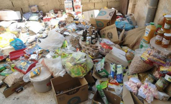 اتلاف مواد غذائية منتهية الصلاحية في العقبة