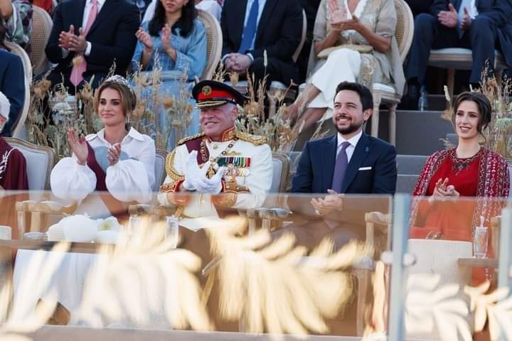ولي العهد مهنئًا جلالة الملك باليوبيل الفضي