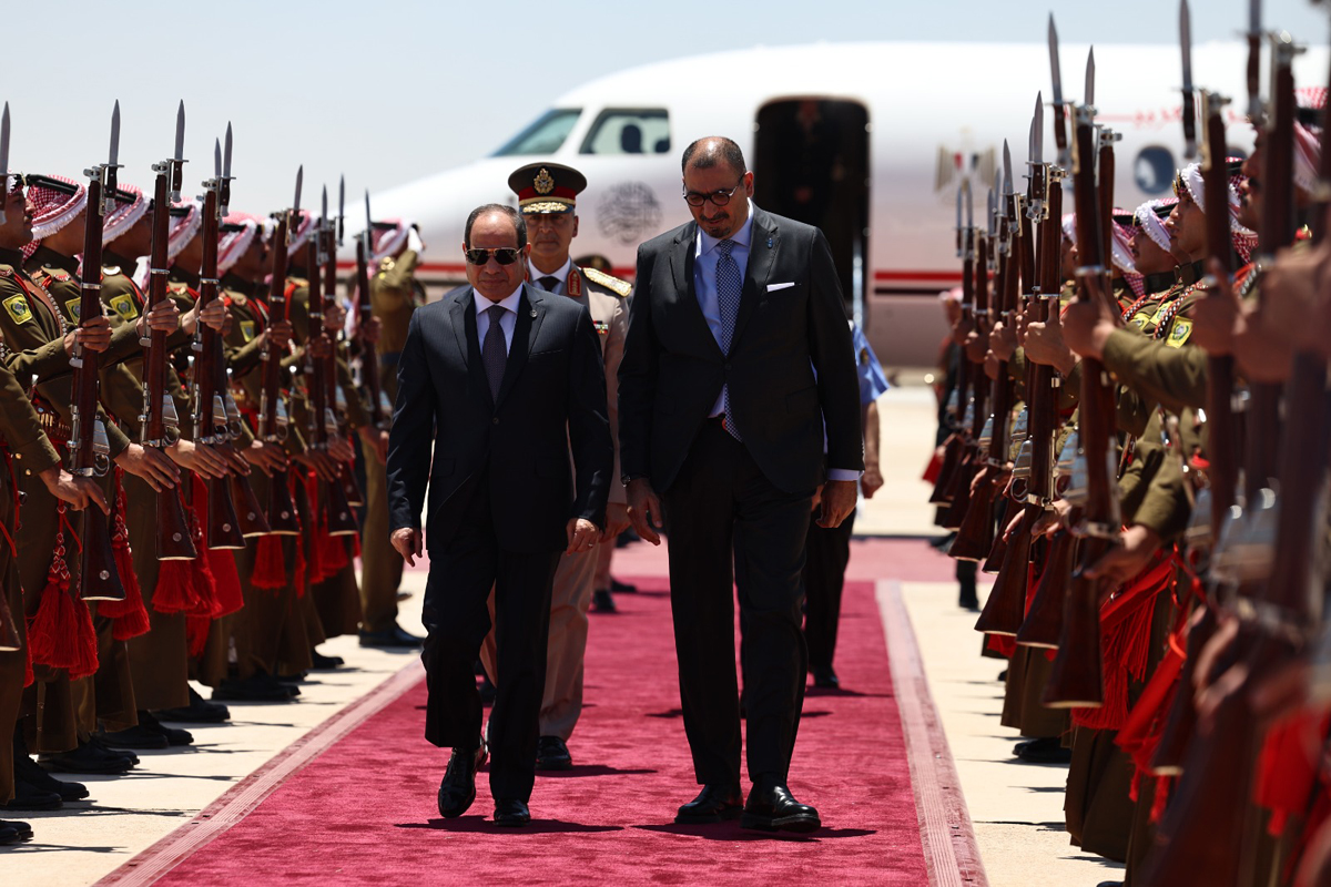 الرئيس السيسي  يصل إلى عمان