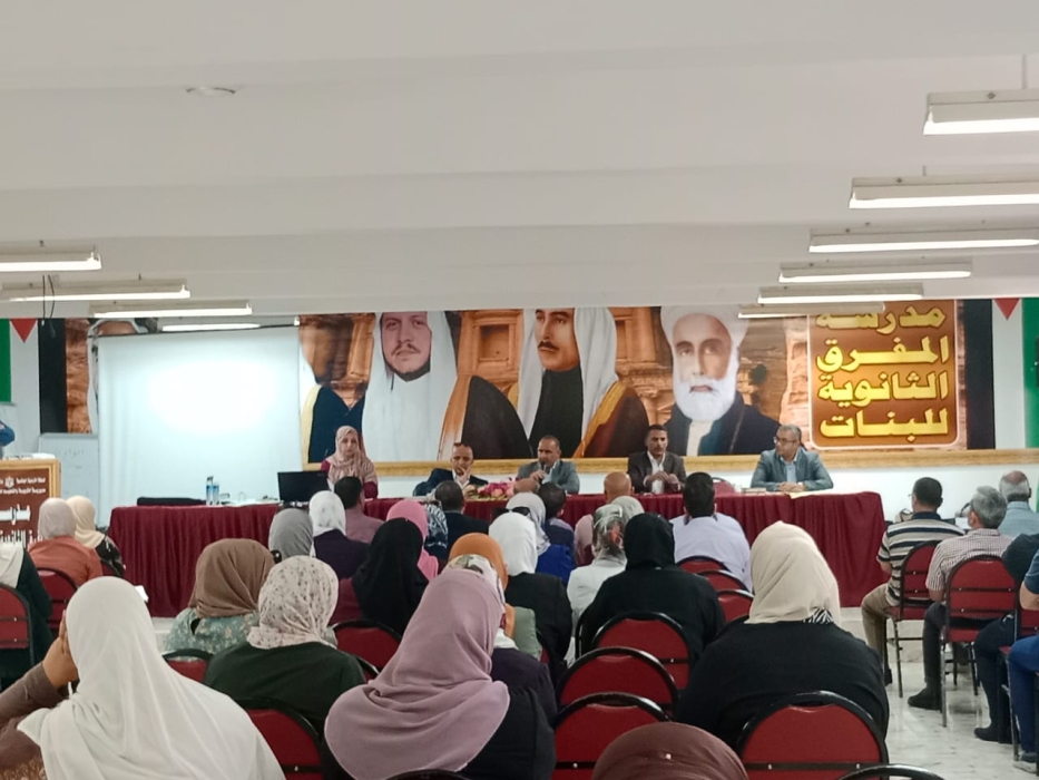 المشاقبة يعقد اجتماعاً مع رؤساء قاعات الثانوية العامة
