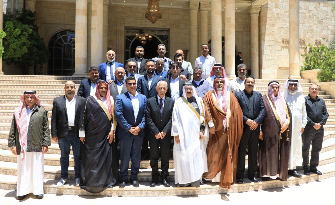 رئيس الديوان الملكي يلتقي وفدا من ملتقى حي الحسين بالمفرق...صور
