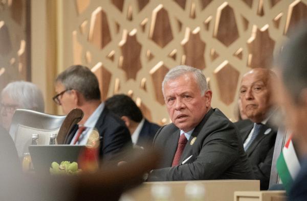 الملك يمنح وسام الاستقلال من الدرجة الأولى لوكالة (الأونروا)