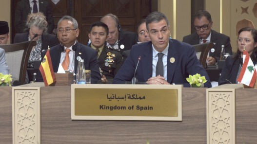 رئيس وزراء إسبانيا: يجب زيادة المساعدات الإنسانية إلى قطاع غزة وضمان وصولها لمستحقيها