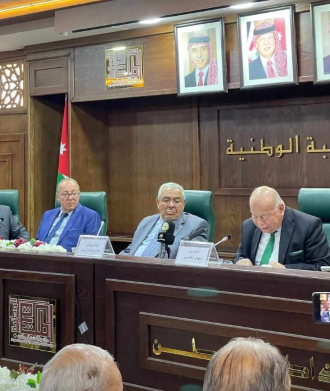 المعايعة يكتب.. كتاب الخيارات الصعبة للدكتور محمد أبو هزيم في ميزان الإبداع الثقافي والرؤية الإصلاحية ...صور