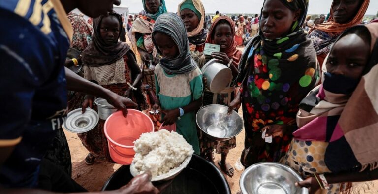 أمريكا تكثف مساعداتها للسودان وتحذّر من مجاعة