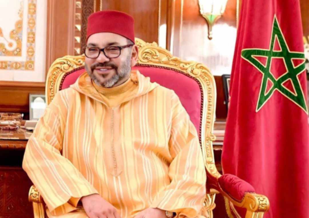 الملك محمد السادس  يؤدي صلاة عيد الأضحى بمسجد الحسن الثاني بتطوان ويتقبل التهاني بهذه المناسبة