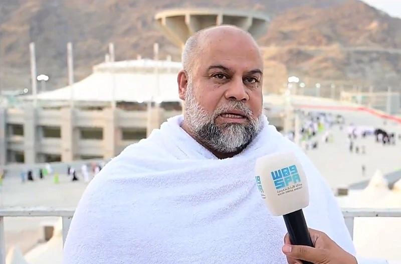 الدحدوح يؤدي فريضة الحج نيابة عن زوجته