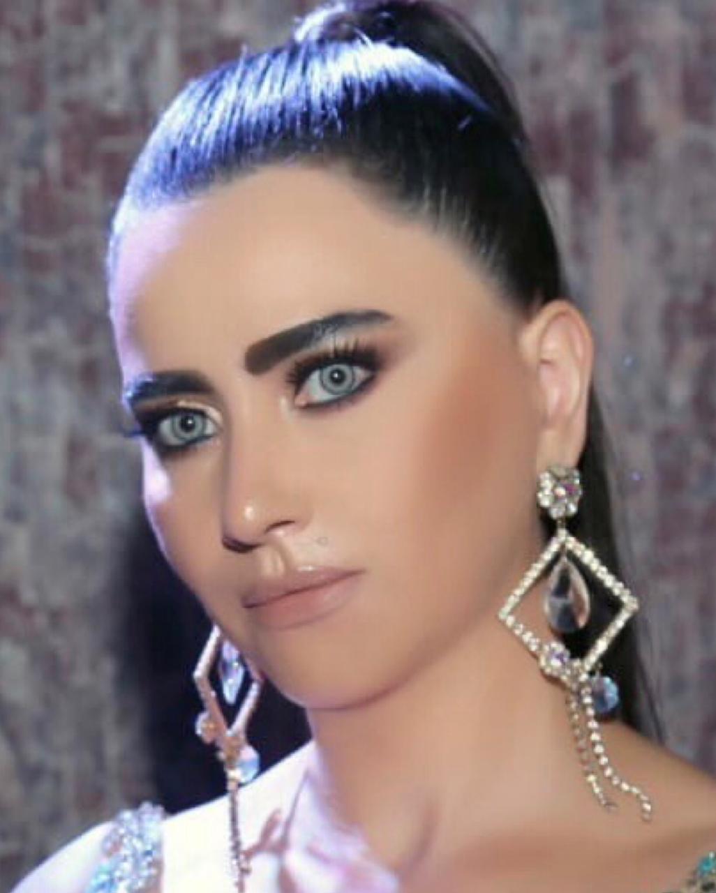 ملكة الجمال رنا خطار تتسلم العرش كعضو محترم في لجنة التحكيم