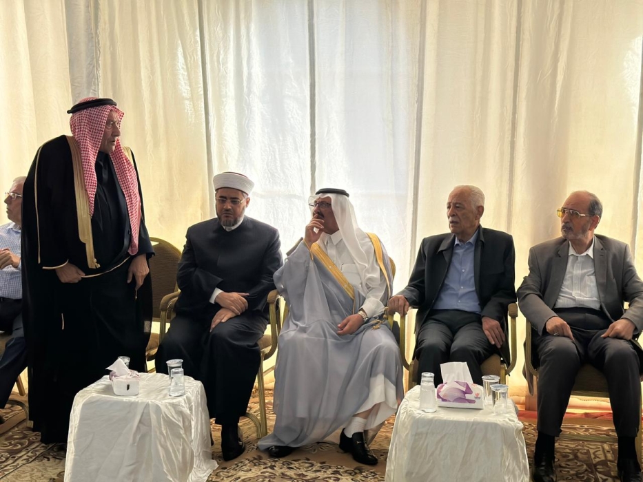 مندوبا عن الملك وولي العهد.. العيسوي يعزي البطيخي والحسبان والحياري ...صور