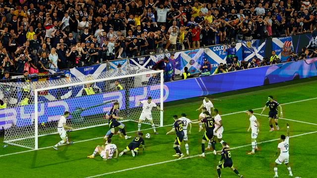 اسكتلندا تتعادل أمام سويسرا وتحافظ على آمالها ببطولة أوروبا