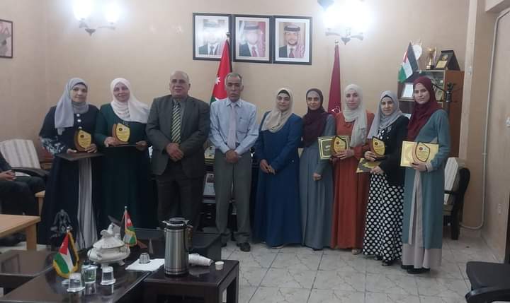 الشرع يكرم الفائزين بمسابقة التدخلات العلاجية في تربية الكورة _صور