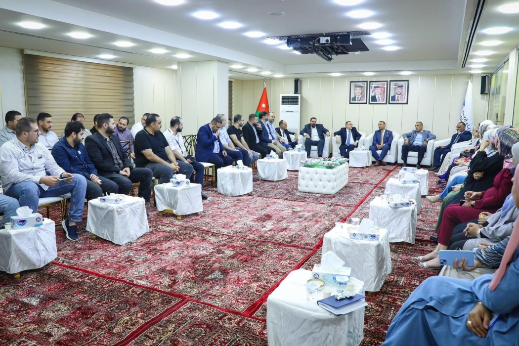 أسرة كهرباء إربد تتبادل التهاني بمناسبة عيد الأضحى المبارك