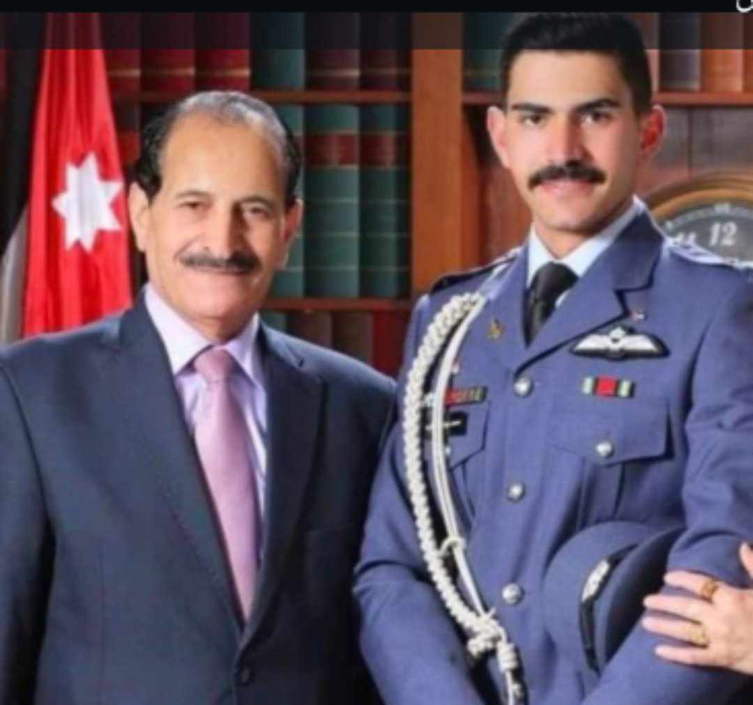 مرزوق الخوالدة يهنئ الملازم الطيار محمد نواف الخوالدة
