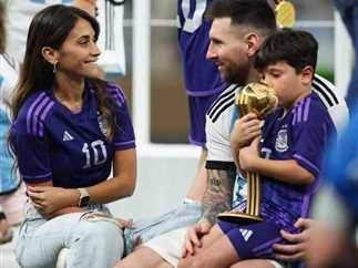 منع أنتونيلا زوجة ليونيل ميسي من دخول الملعب يثير ضجة